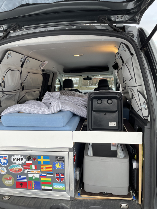 VW Caddy Maxi camper
